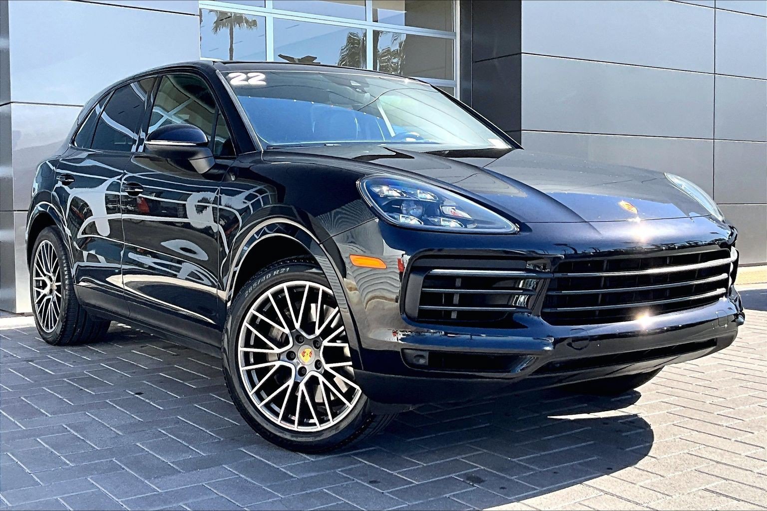 Used 2022 Porsche Cayenne S AWD/4WD image 3