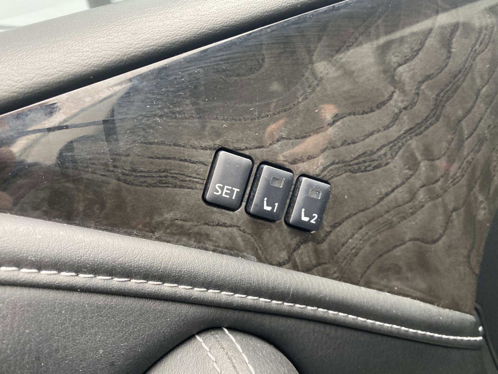 Used 2021 INFINITI QX80 Sensory w/ All-Season Package image 18