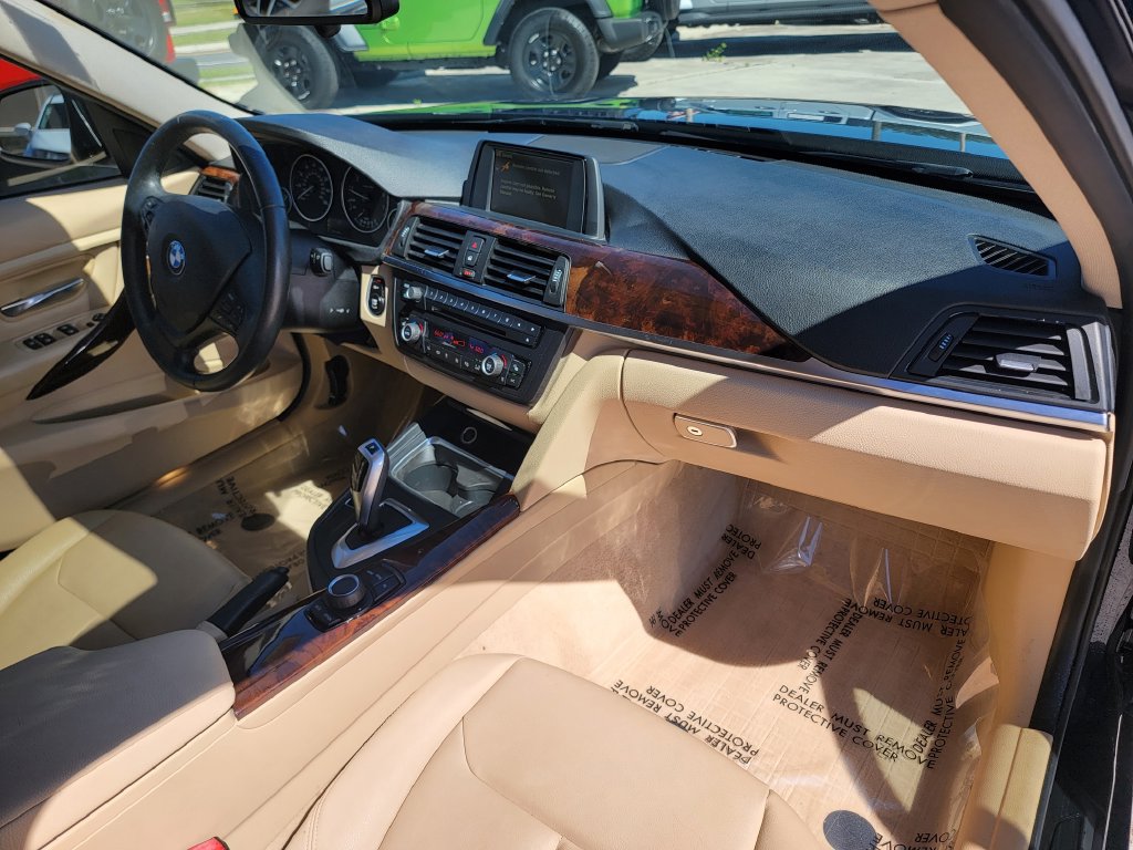 Used 2014 BMW 320i xDrive Sedan AWD/4WD image 20