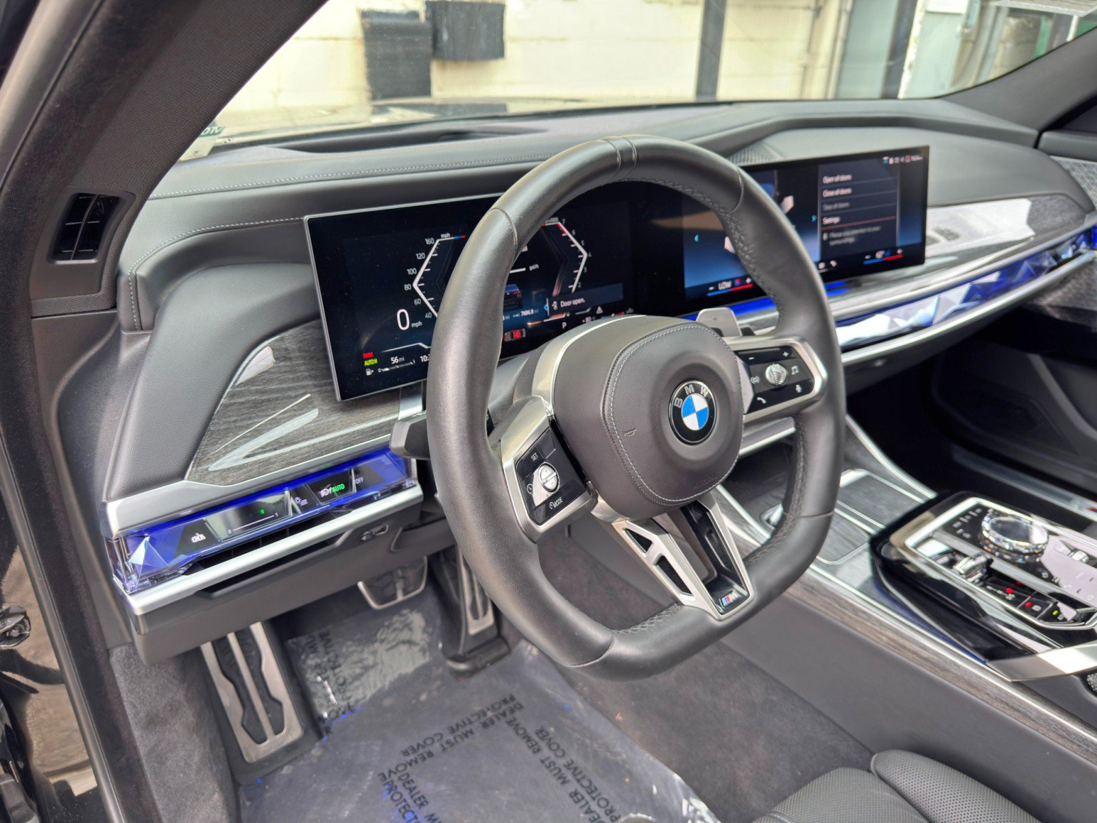 Used 2023 BMW 760i xDrive AWD/4WD image 15