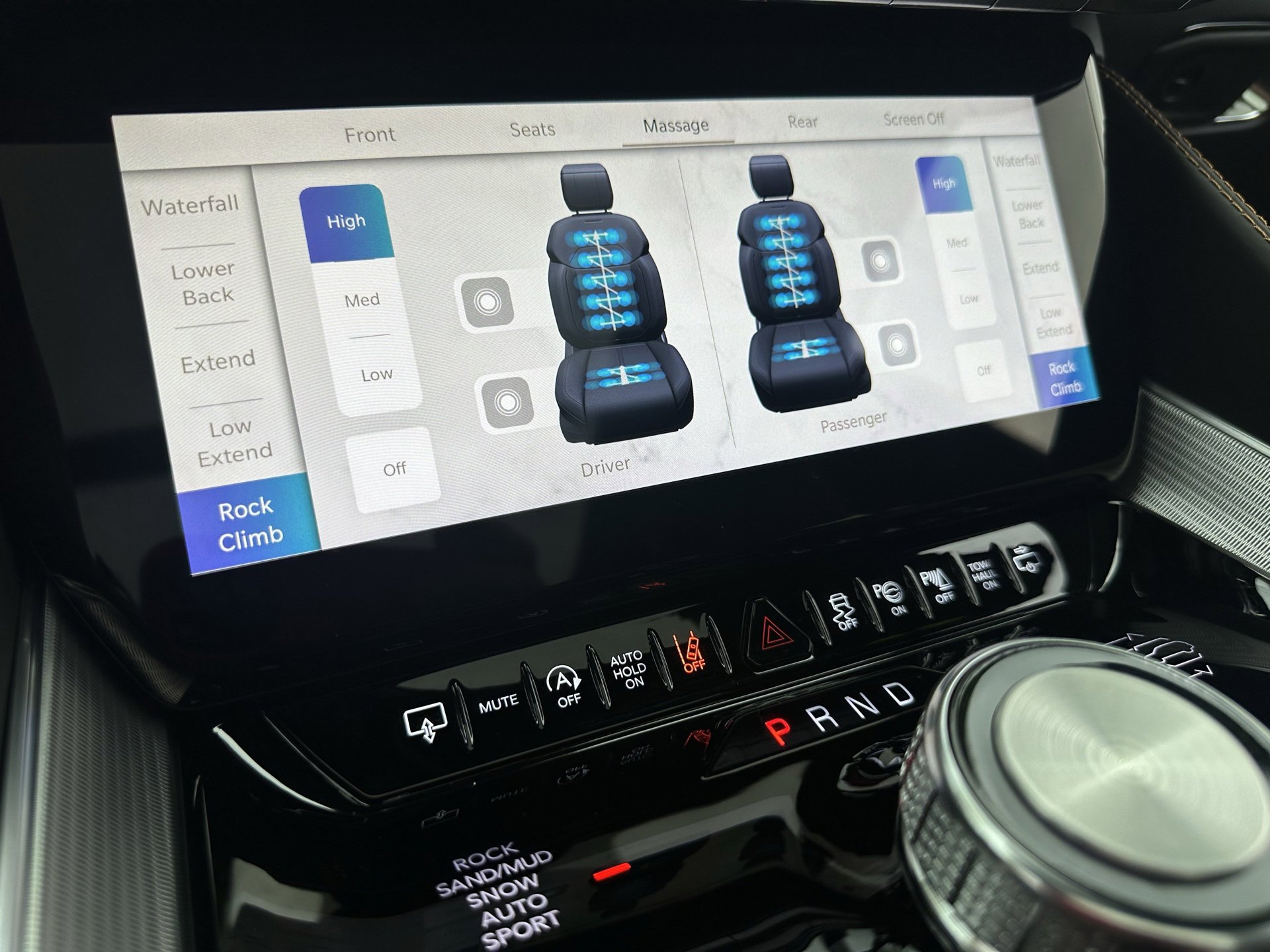 Used 2023 Jeep Grand Wagoneer Series III w/ Rear-Seat Entertainment Group image 23