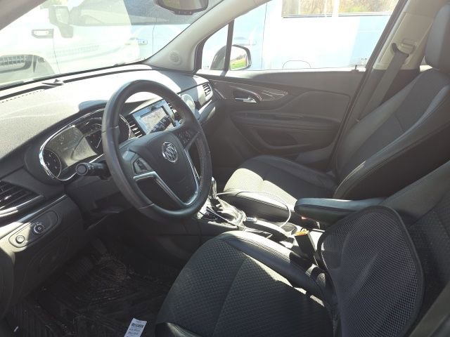 Used 2022 Buick Encore Preferred AWD/4WD image 3