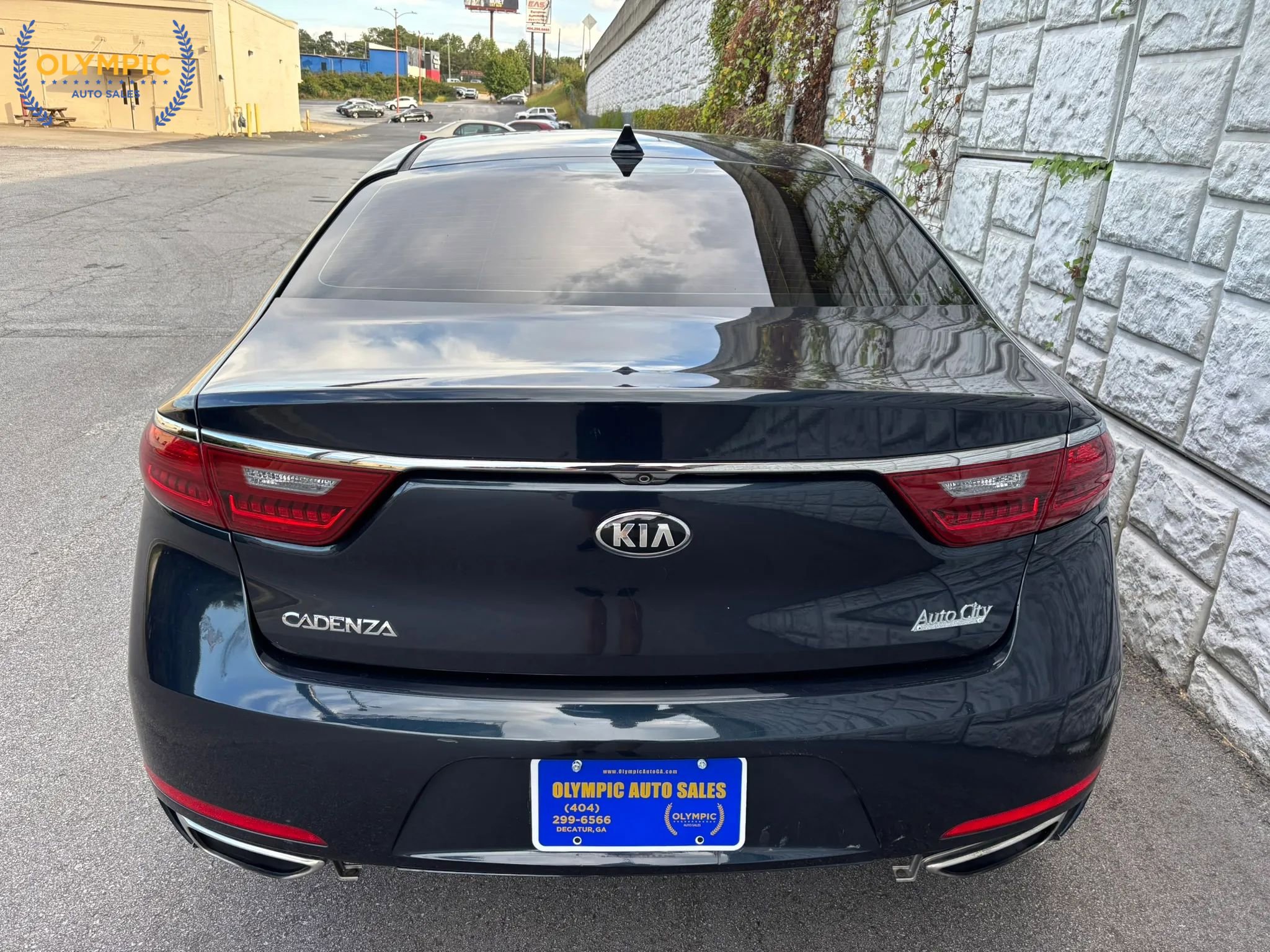 Used 2018 Kia Cadenza Premium image 5