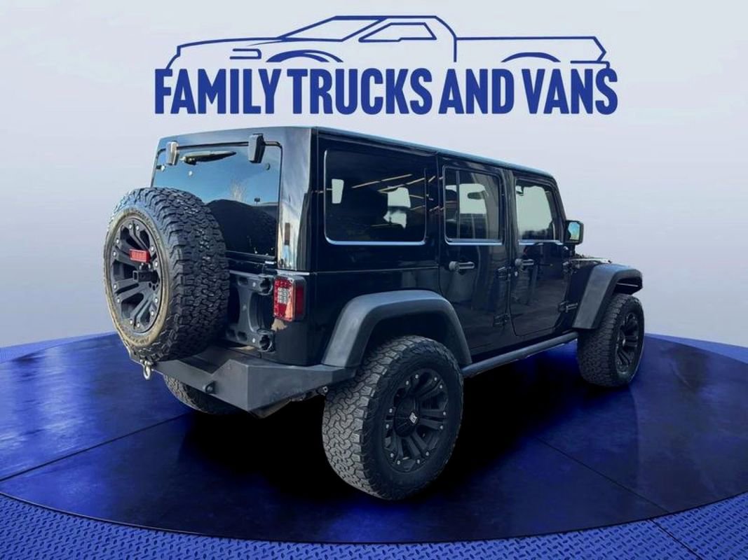 Used 2012 Jeep Wrangler Unlimited Rubicon w/ Connectivity Group image 5