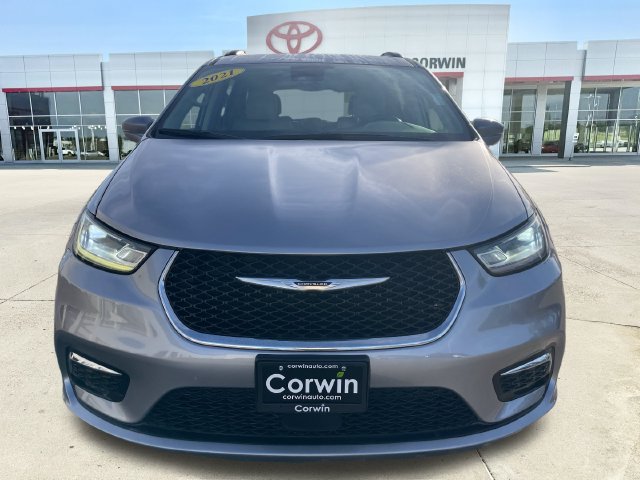 Used 2021 Chrysler Pacifica Touring-L FWD image 8