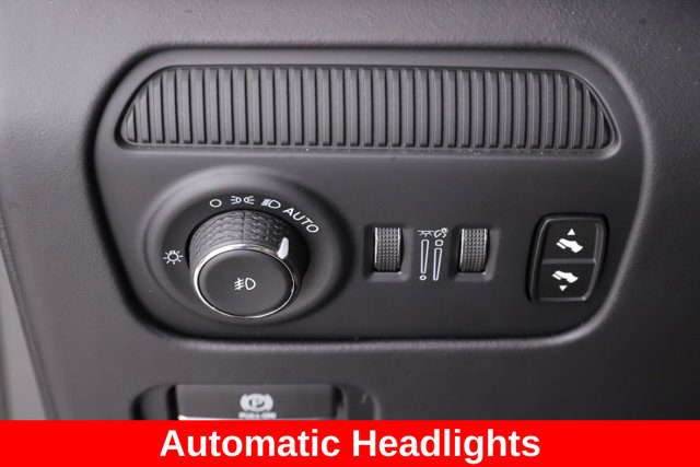 Used 2025 Jeep Grand Wagoneer L Series III w/ Rear Seat Video Group 1 AWD/4WD image 21