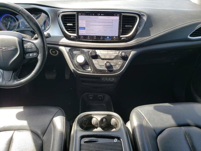 Used 2021 Chrysler Pacifica Touring-L w/ S Appearance Package FWD image 16