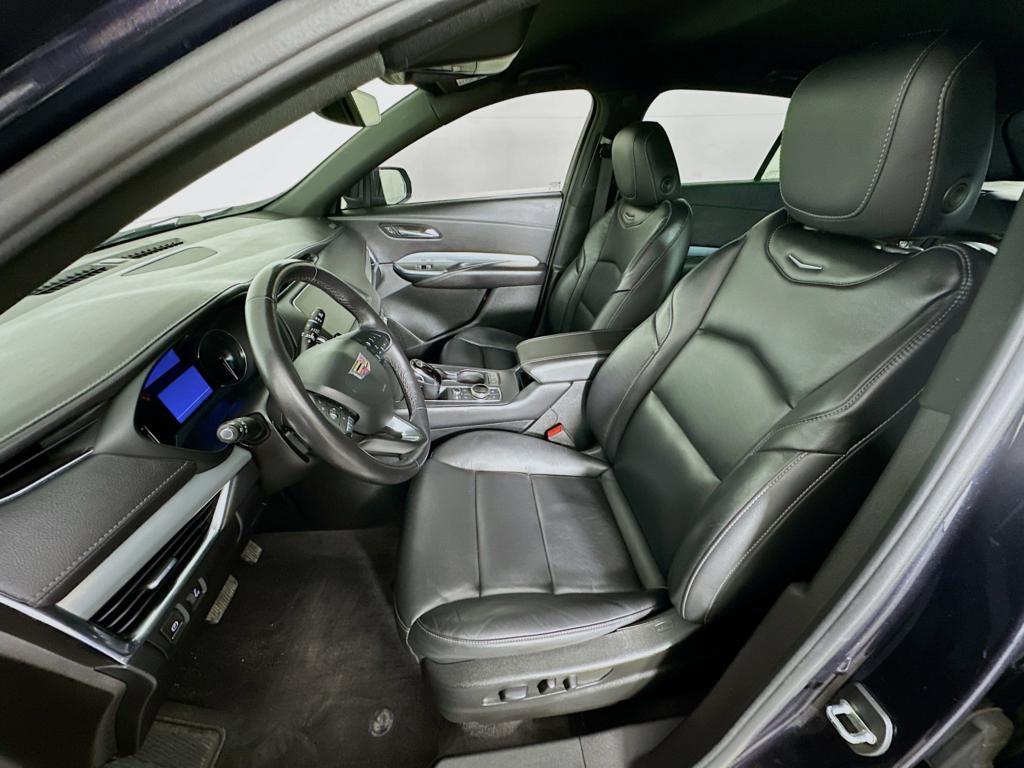 Used 2023 Cadillac XT4 Premium Luxury image 13