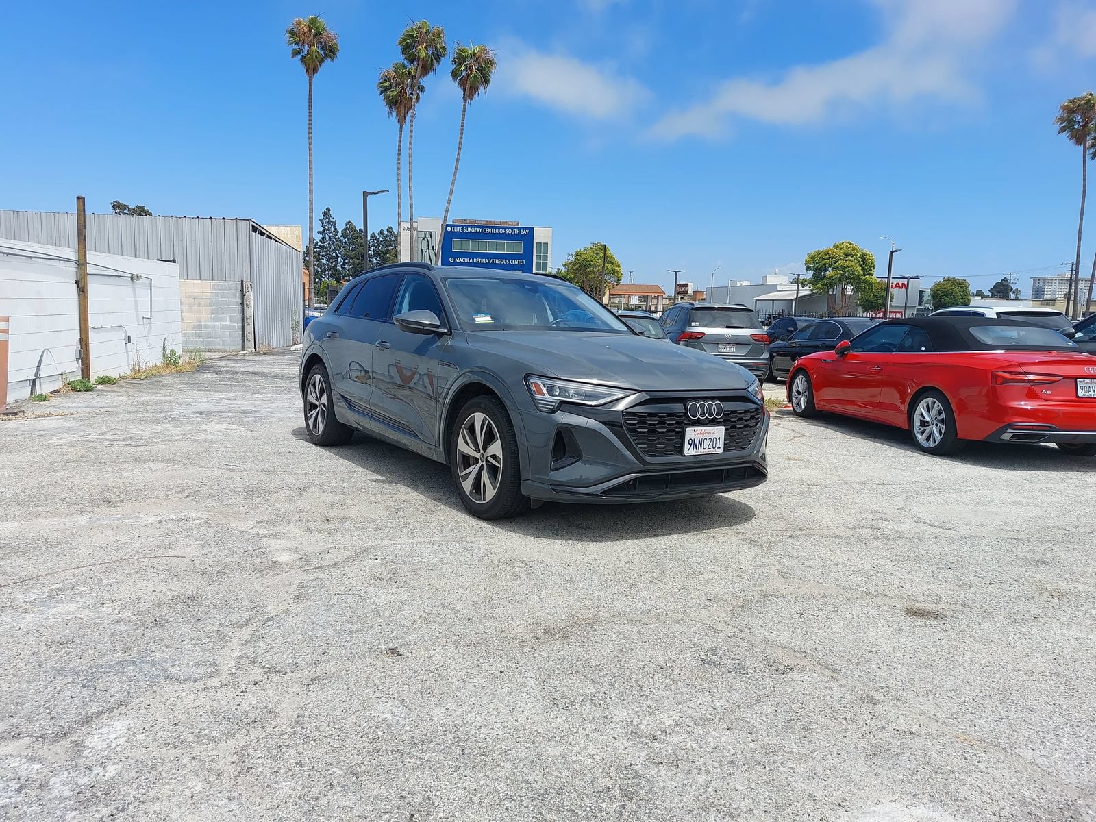 Used 2024 Audi Q8 e-tron Premium Plus AWD/4WD image 2