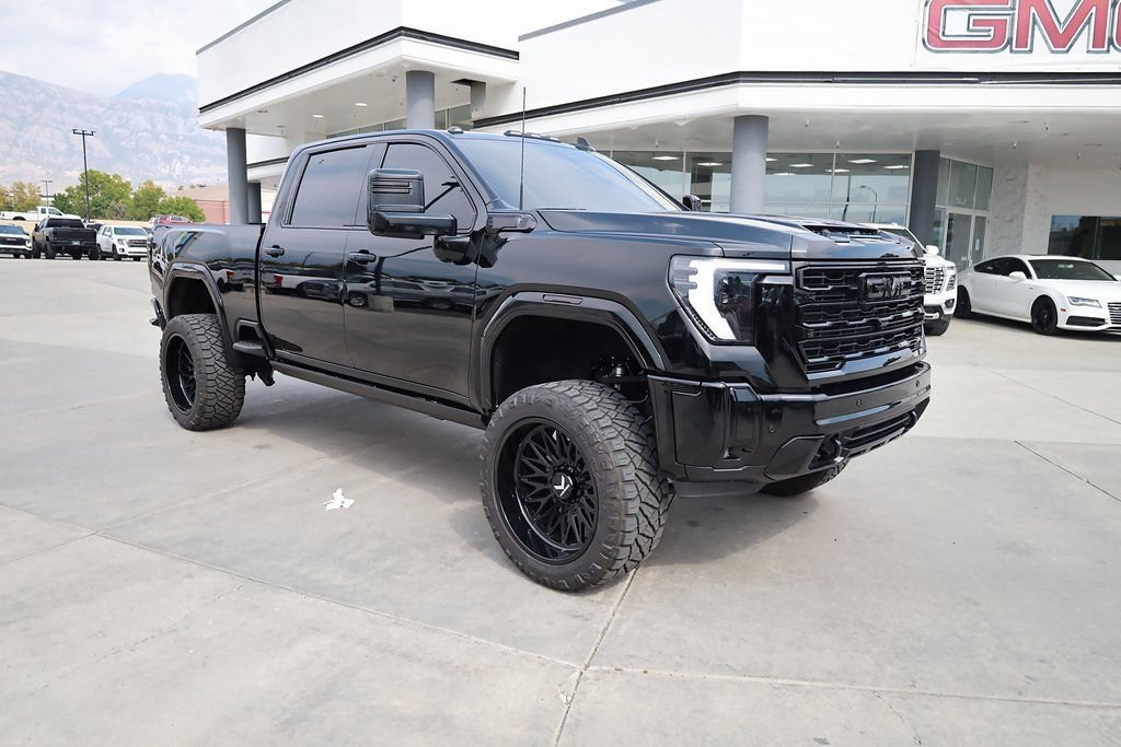 Used 2025 GMC Sierra 3500 AT4 w/ AT4 Premium Plus Package AWD/4WD image 8