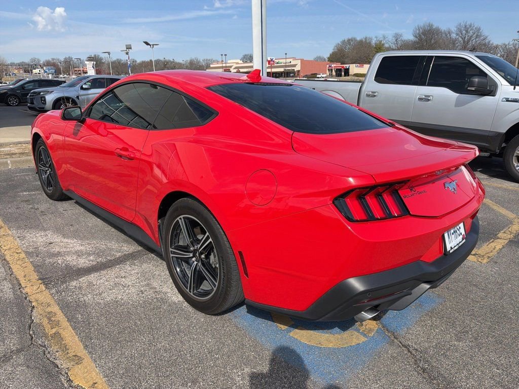 Used 2025 Ford Mustang Coupe image 7