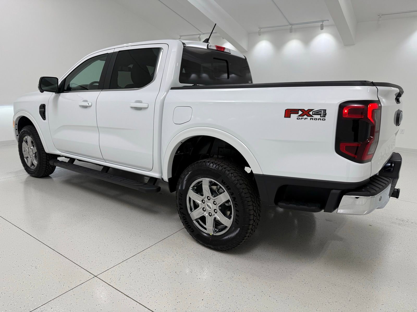 New 2025 Ford Ranger Lariat w/ FX4 Off-Road Package AWD/4WD image 5