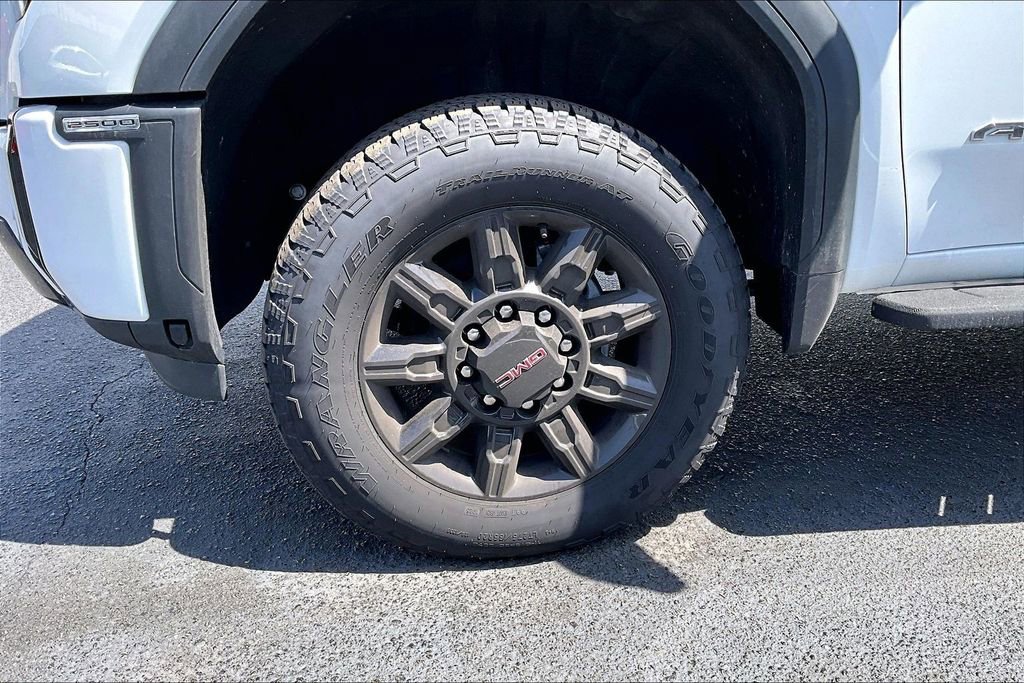Used 2025 GMC Sierra 2500 AT4 w/ AT4 Premium Plus Package image 35