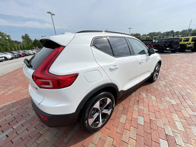 Used 2026 Volvo XC40 B5 Plus AWD/4WD image 34