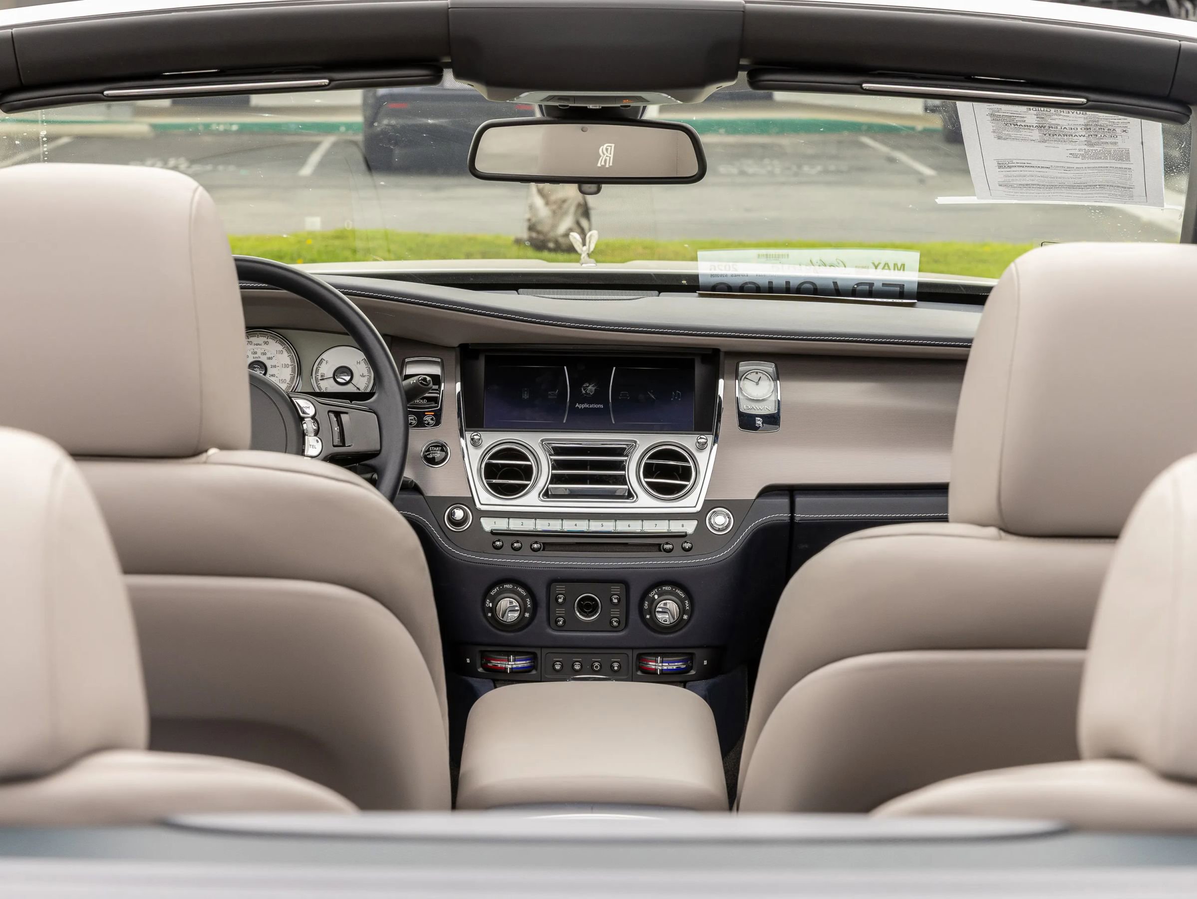 Used 2020 Rolls-Royce Dawn image 43