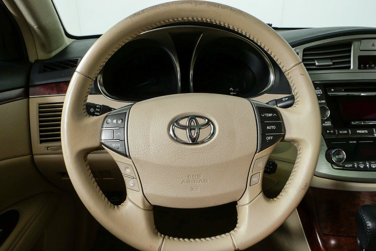 Used 2011 Toyota Avalon FWD image 9
