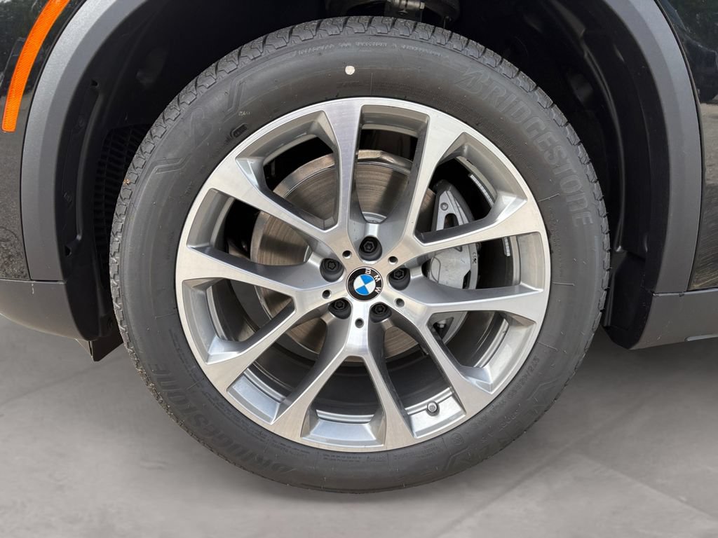 New 2026 BMW X5 xDrive40i w/ Climate Comfort Package AWD/4WD image 14