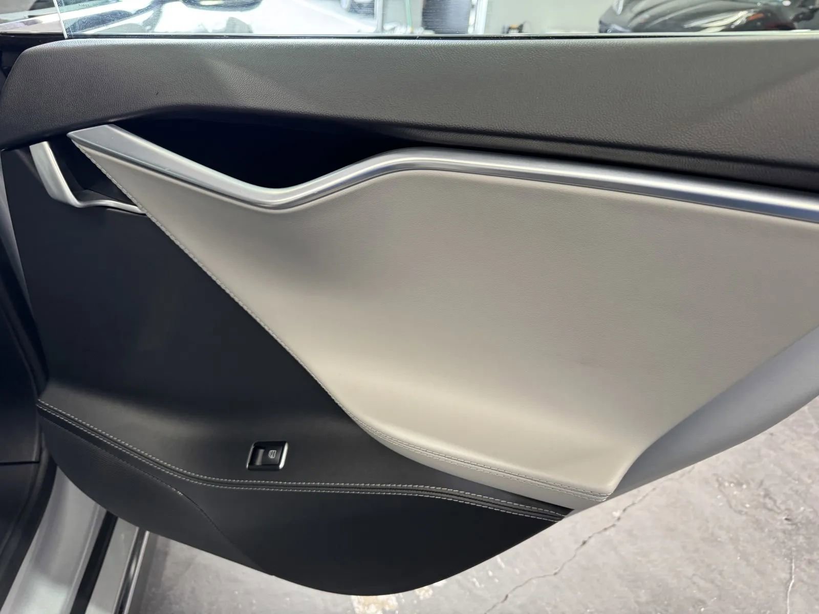 Used 2014 Tesla Model S 85 image 9