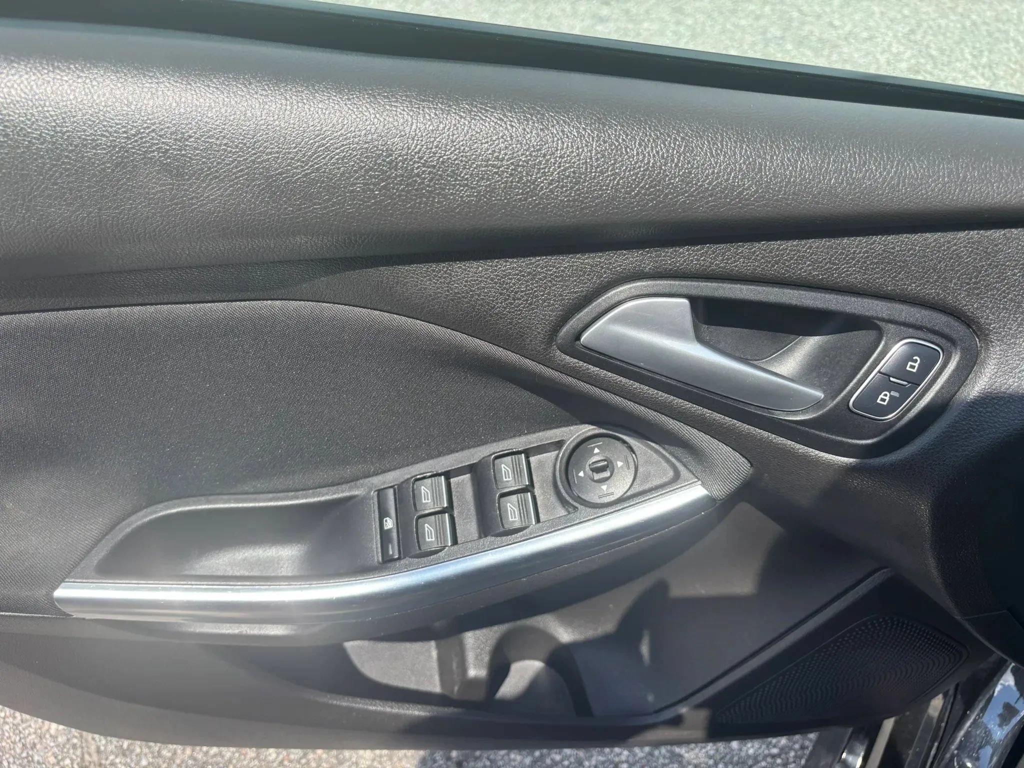 Used 2016 Ford Focus ST FWD image 18