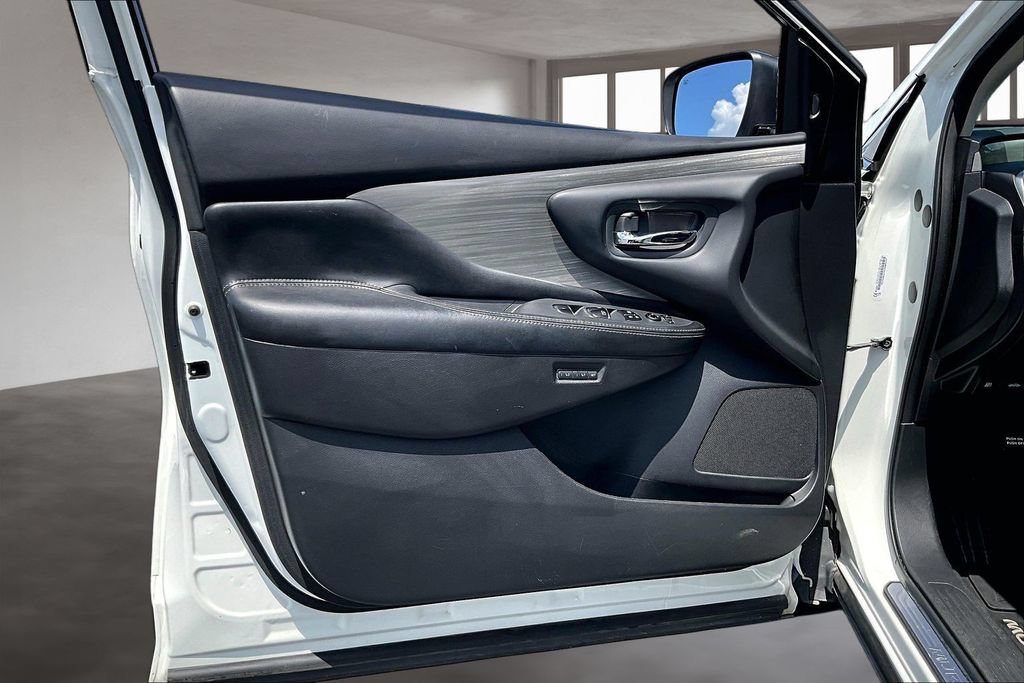 Used 2017 Nissan Murano Platinum w/ Platinum Technology Package FWD image 23
