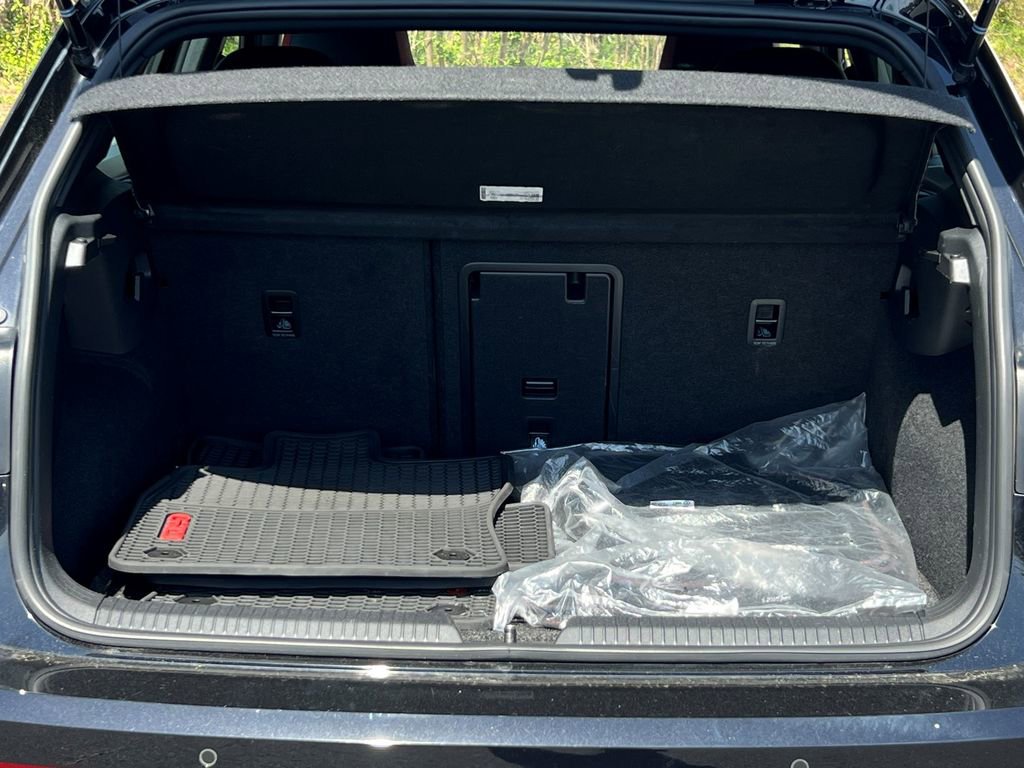 Used 2022 Volkswagen GTI SE image 14
