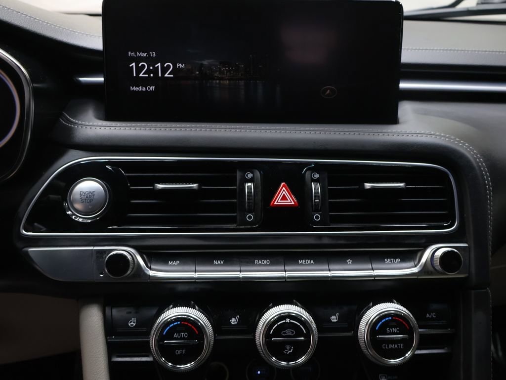 Used 2023 Genesis G70 2.0T image 20