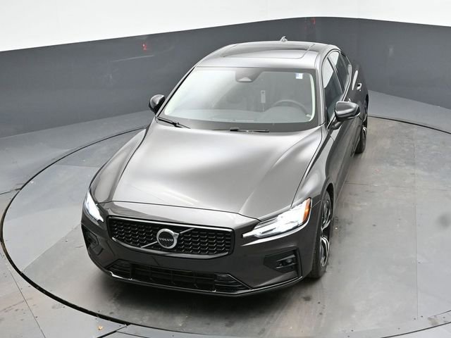 Used 2025 Volvo S60 B5 Plus image 35