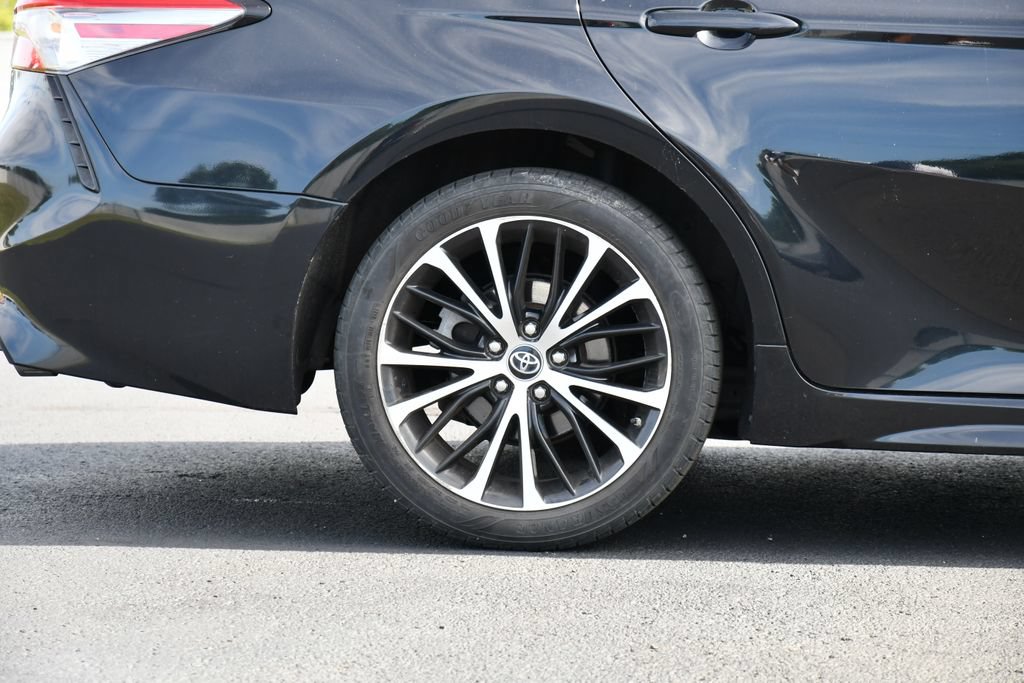 Used 2019 Toyota Camry SE FWD image 10