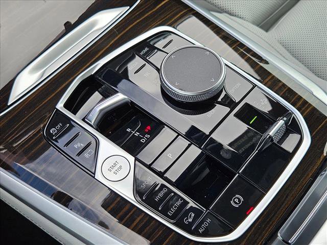 Certified 2025 BMW X5 xDrive50e w/ Parking Assistance Package image 17