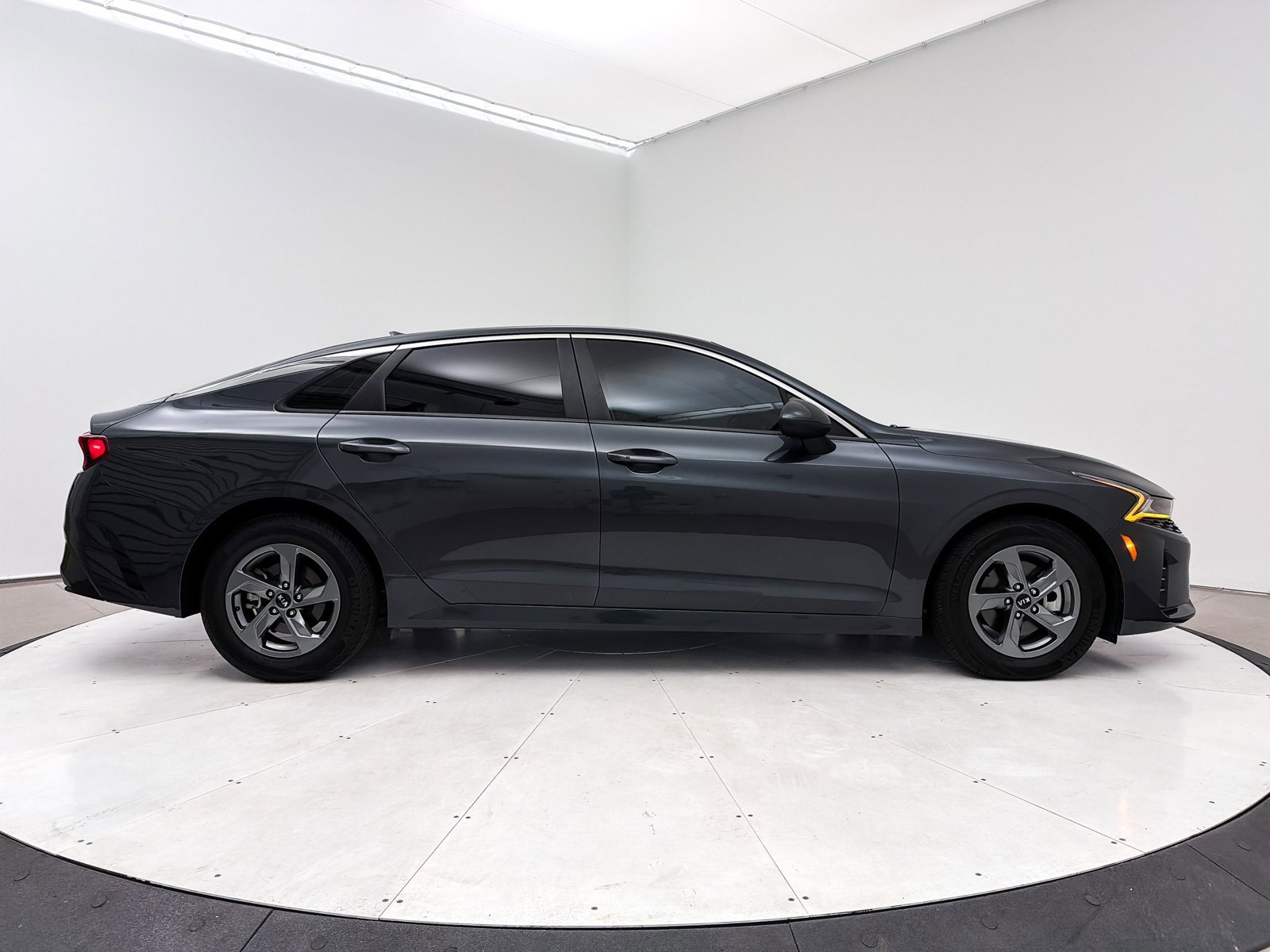 Used 2021 Kia K5 LXS image 31