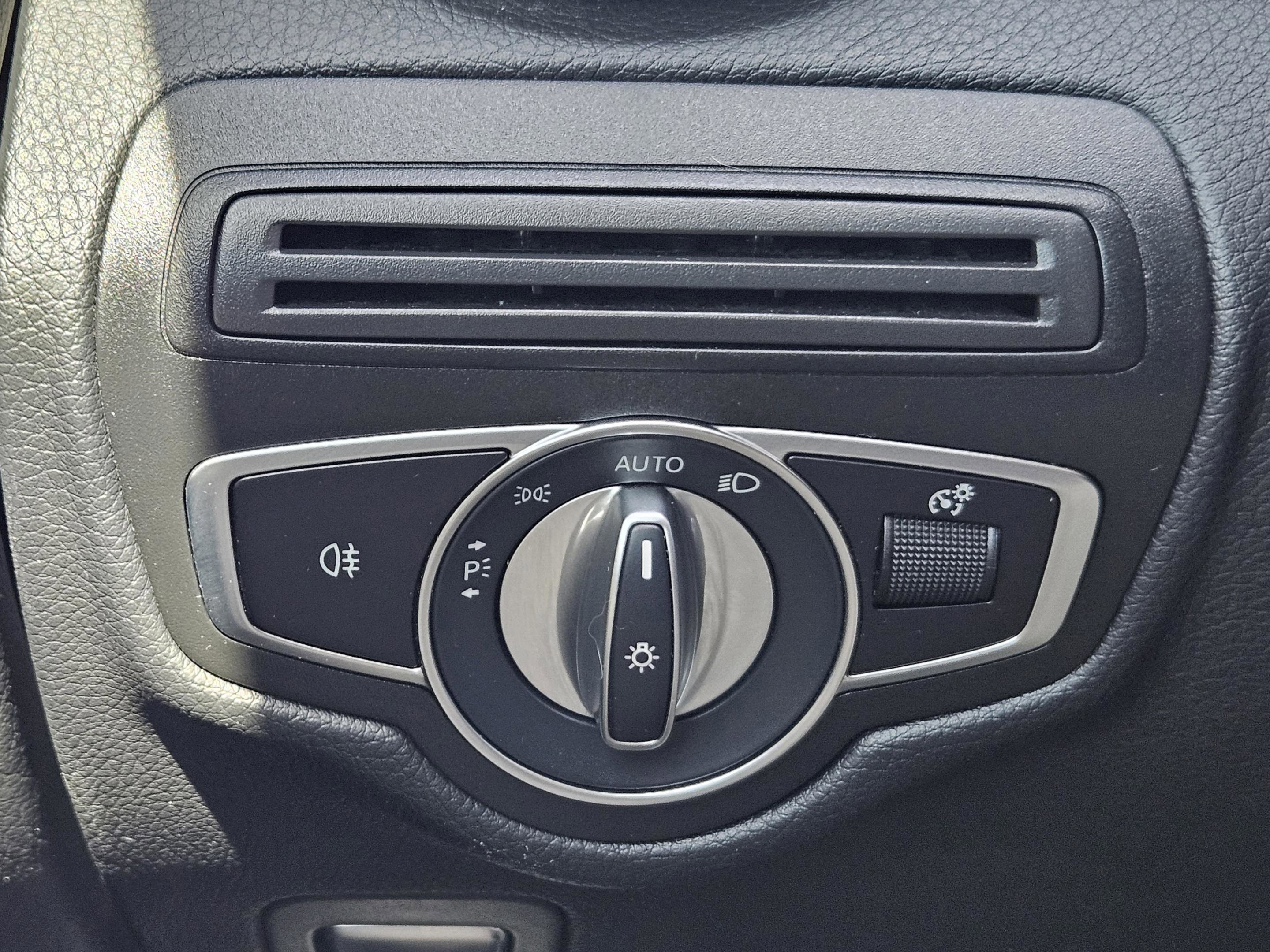 Certified 2021 Mercedes-Benz GLC 300 image 21