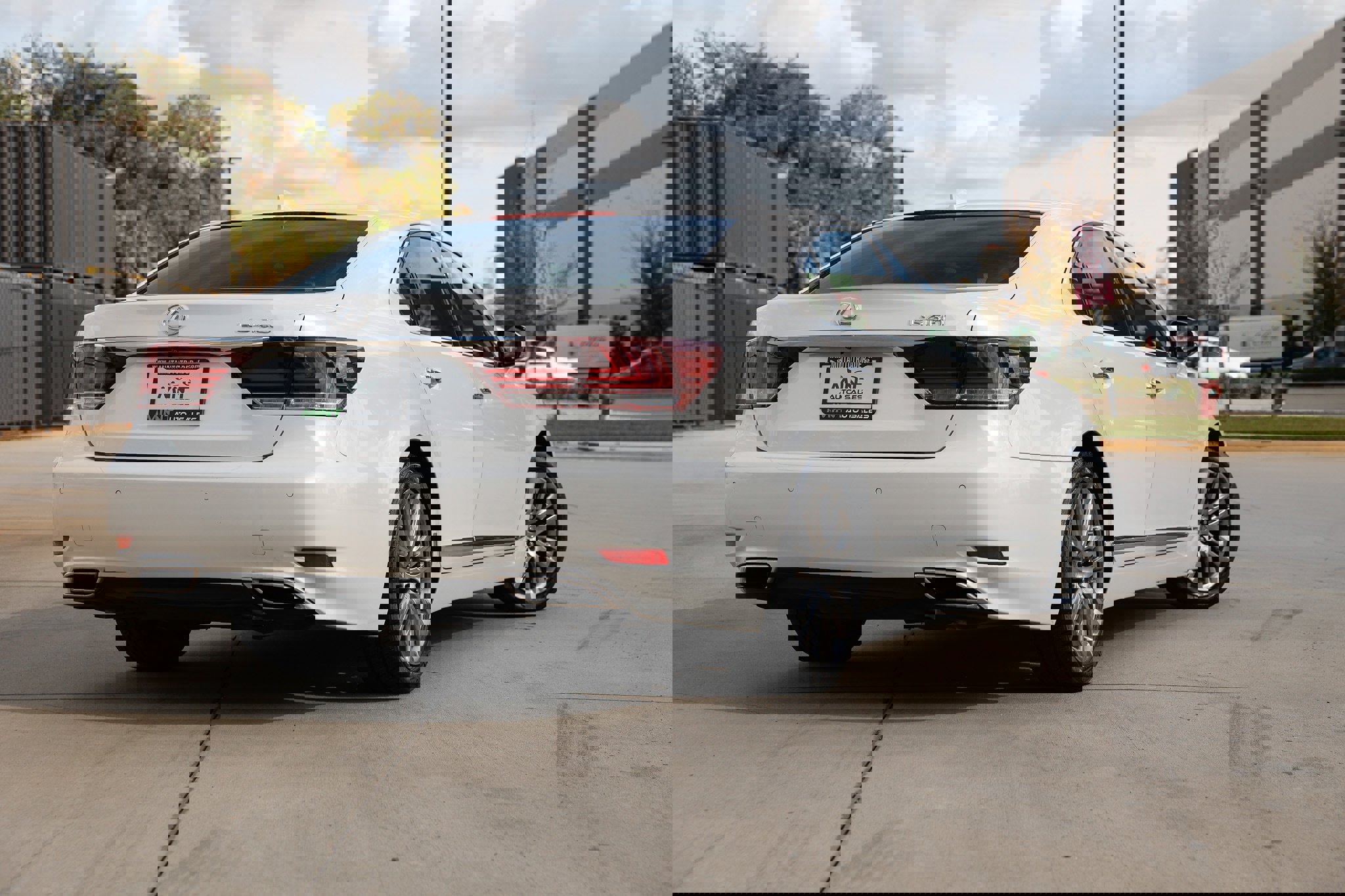 Used 2015 Lexus LS 460 image 37