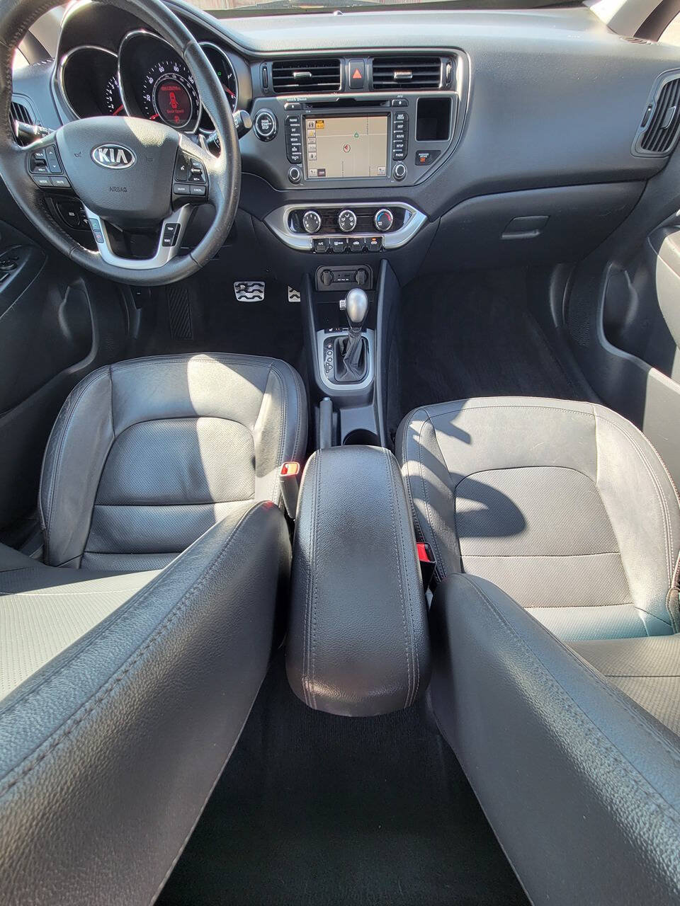 Used 2013 Kia Rio SX w/ Premium Pkg FWD image 28