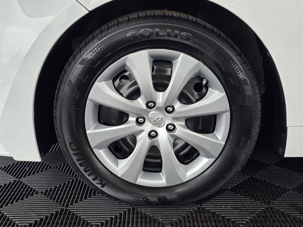 Used 2023 Toyota Corolla LE FWD image 11