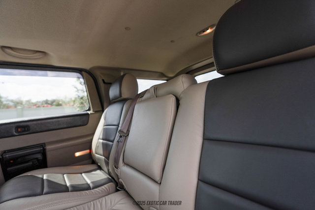 Used 2004 HUMMER H2 w/ Preferred Equipment Group image 50