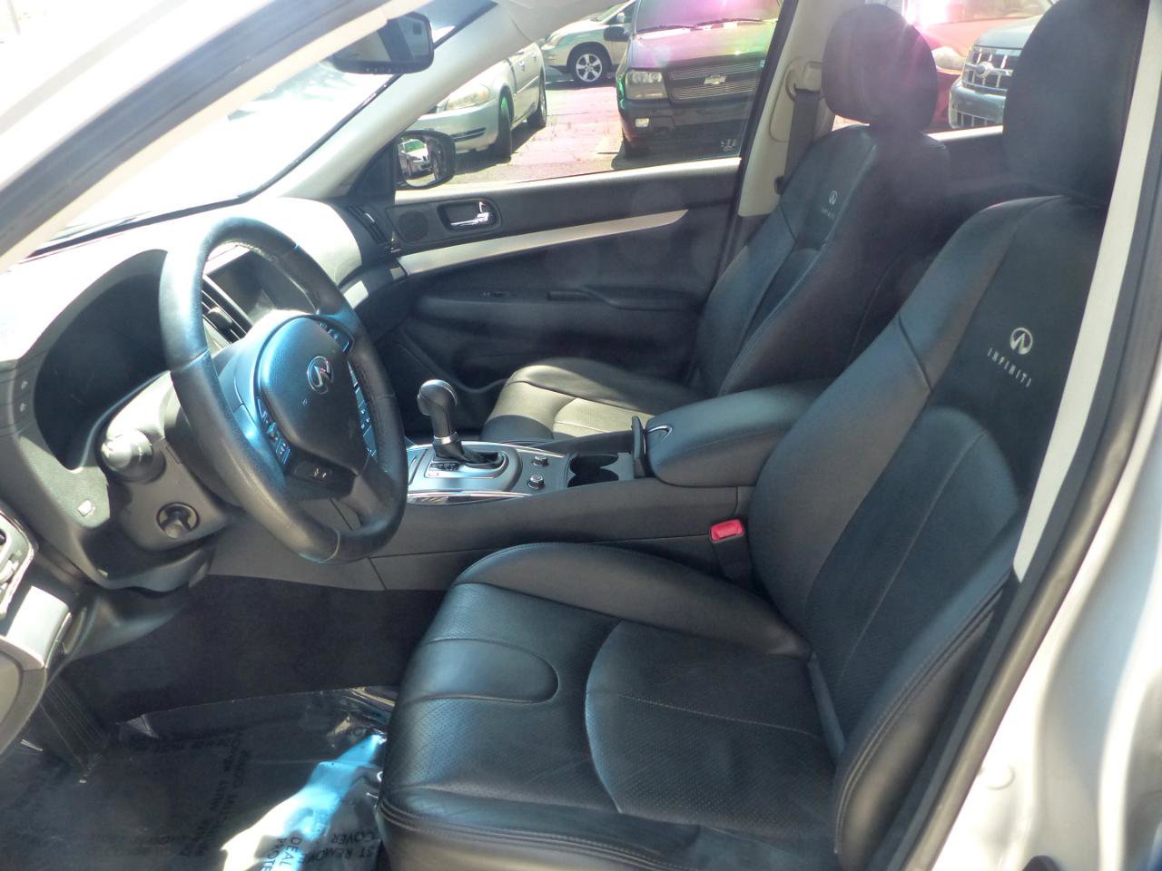 Used 2012 INFINITI G37 Journey w/ Premium Pkg image 17