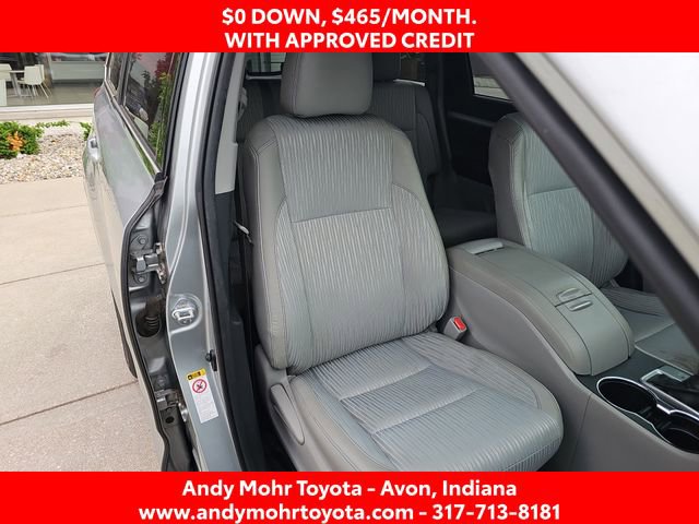 Used 2019 Toyota Highlander Plus FWD image 35
