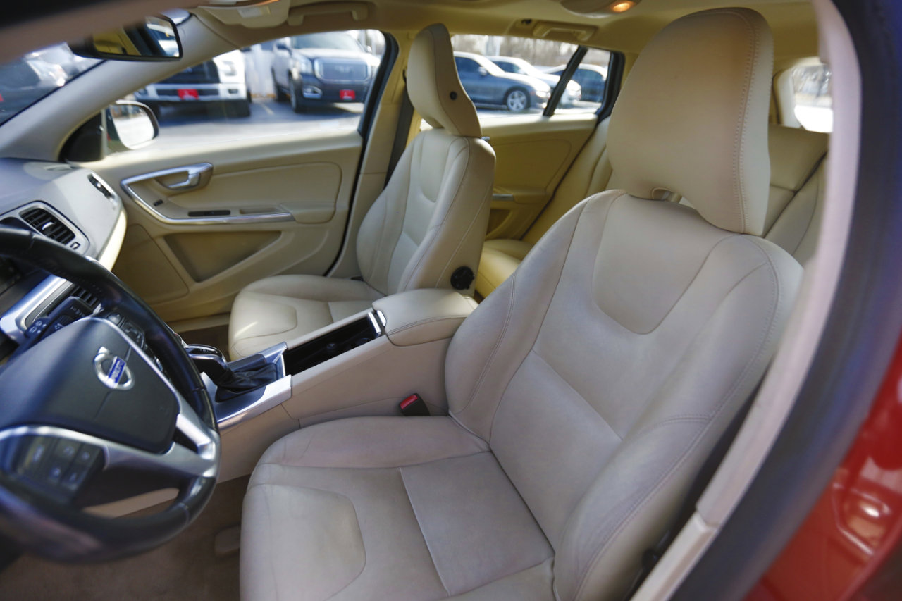 Used 2015 Volvo V60 T5 Premier Plus image 5