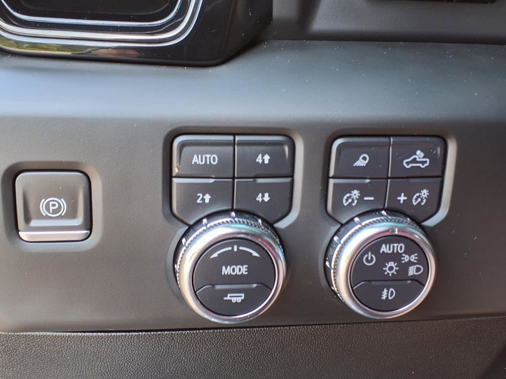 Used 2024 GMC Sierra 2500 AT4 w/ AT4 Premium Plus Package image 9