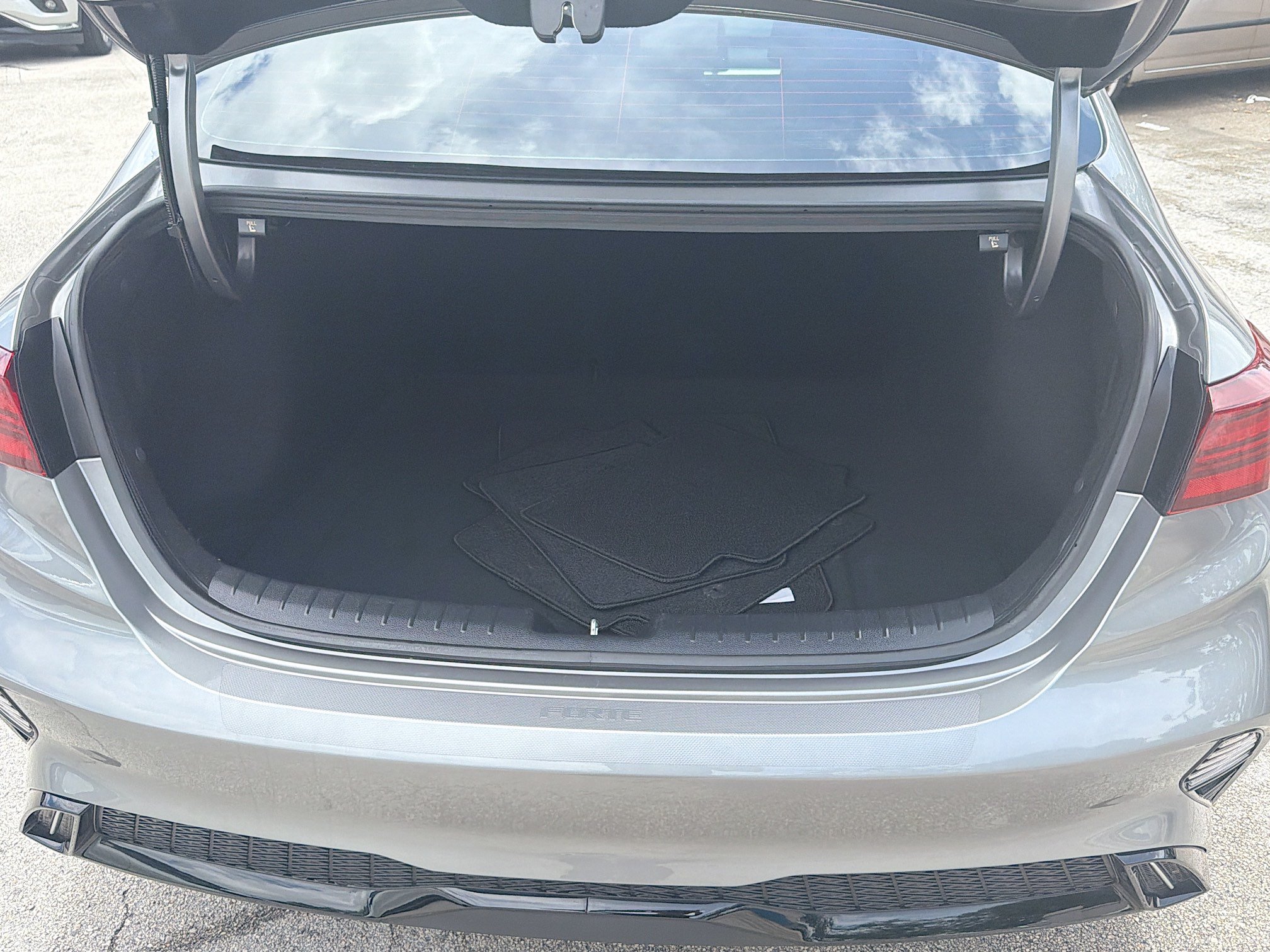 Used 2023 Kia Forte GT-Line w/ GT-Line Technology Package FWD image 27