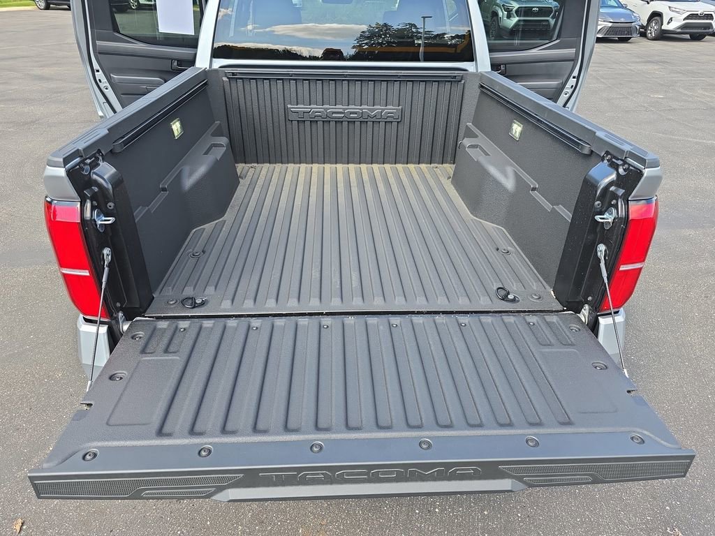 Used 2025 Toyota Tacoma SR5 image 14