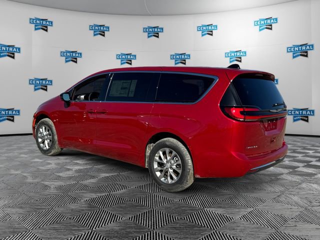 New 2026 Chrysler Pacifica Select image 3