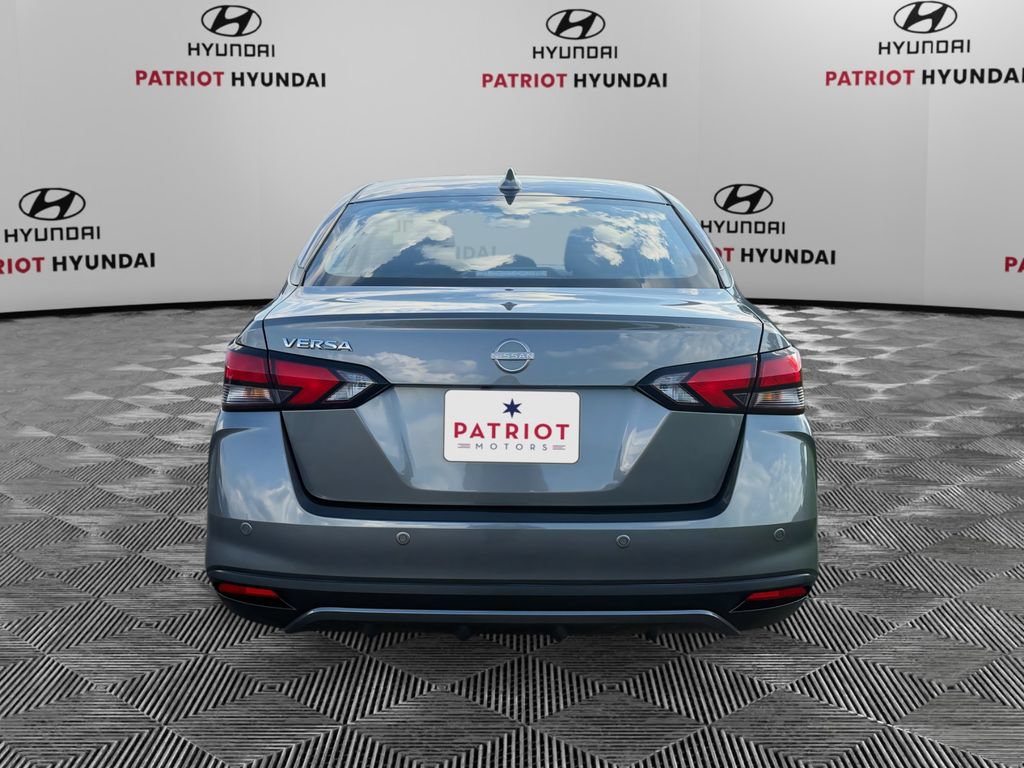 Used 2025 Nissan Versa SV FWD image 4