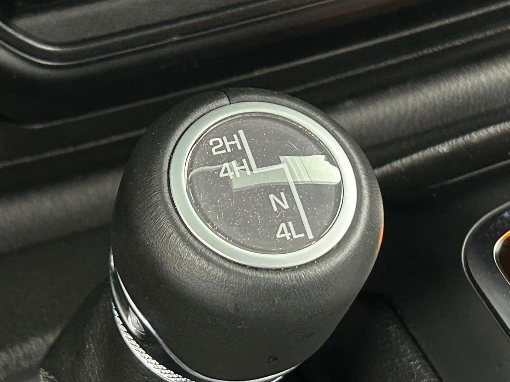 Used 2022 Jeep Wrangler Unlimited Sahara AWD/4WD image 27