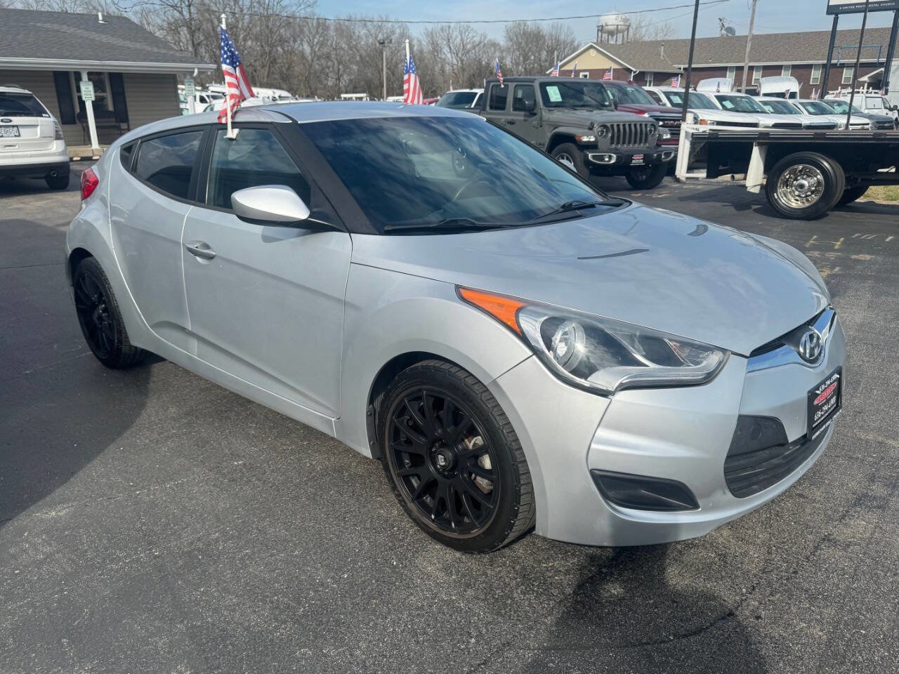 Used 2015 Hyundai Veloster image 4
