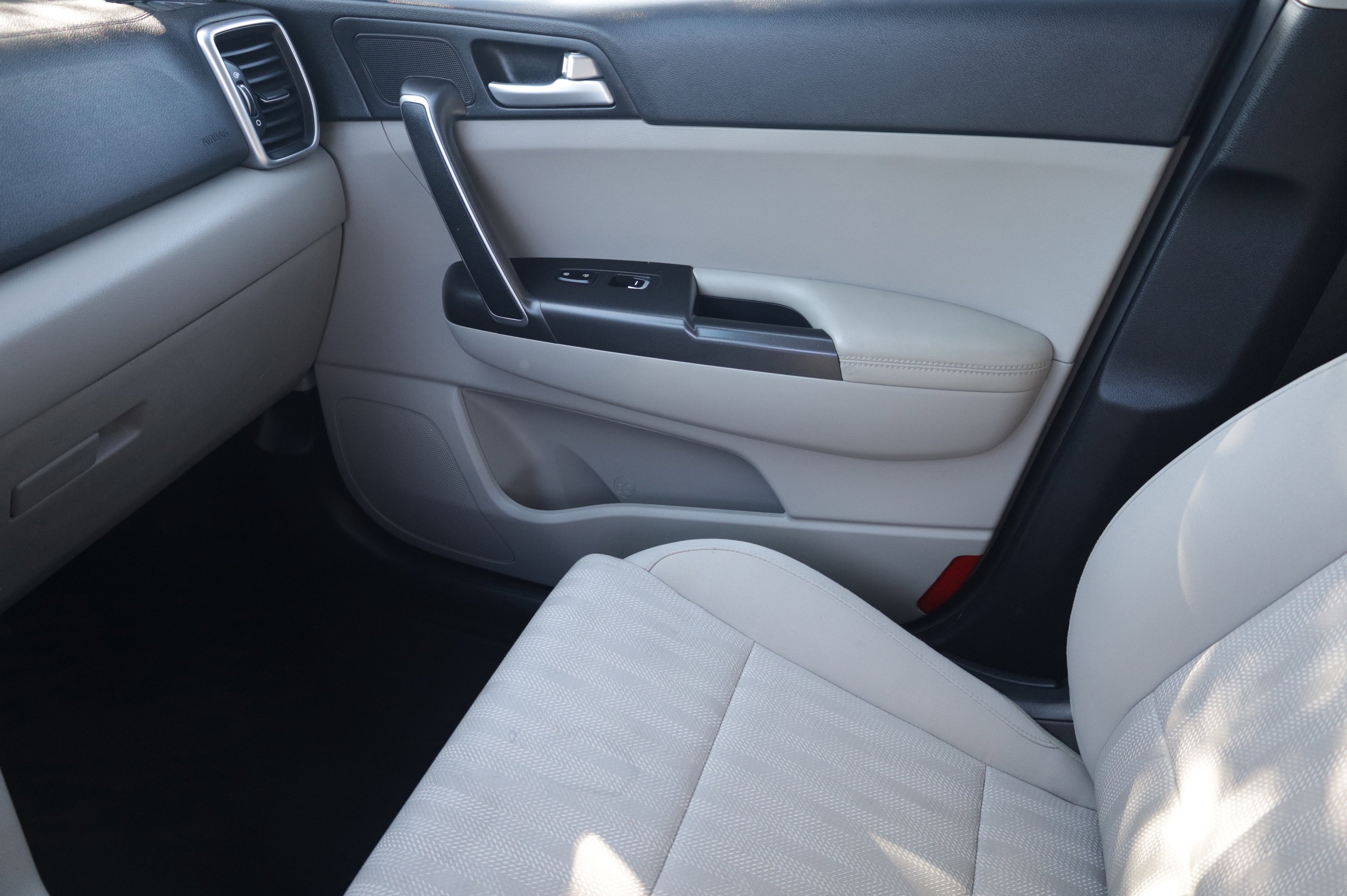 Used 2020 Kia Sportage LX FWD image 12