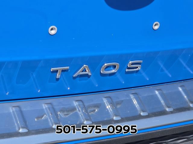 Used 2025 Volkswagen Taos SE FWD image 11