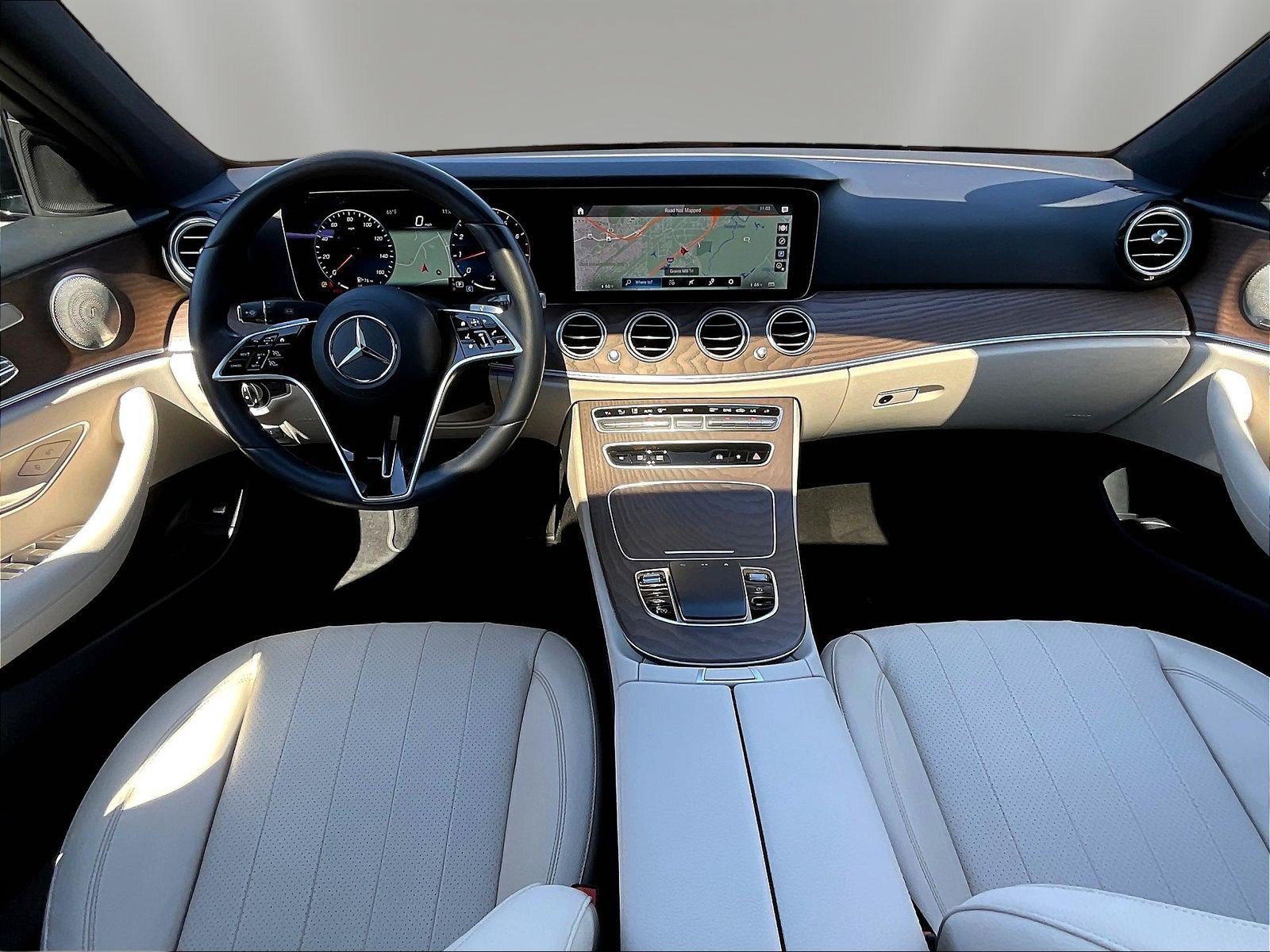 Used 2022 Mercedes-Benz E 350 Sedan image 9