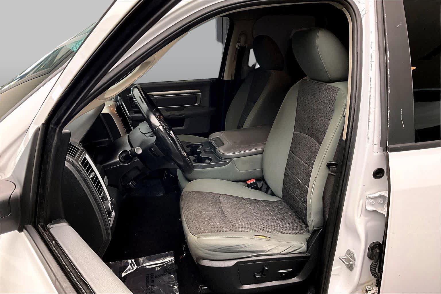 Used 2015 RAM 1500 Classic SLT RWD image 7