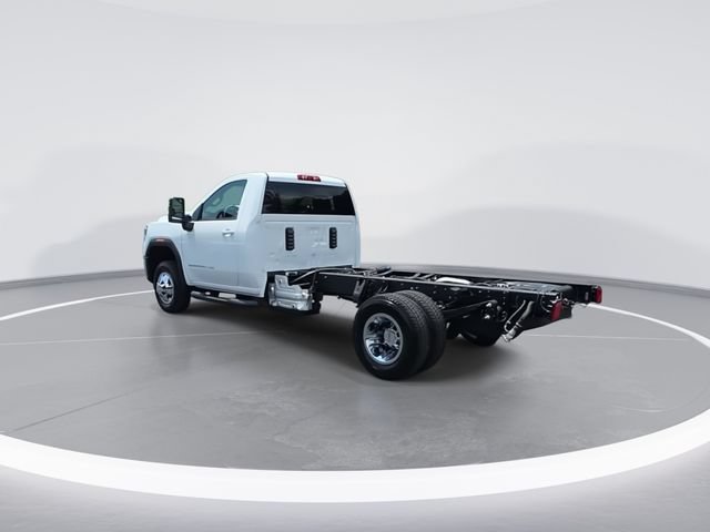New 2026 GMC Sierra 3500 SLE RWD image 6